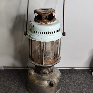 Farol Antiguo Grande de Metal con Detalles a la Vista - imagen 5