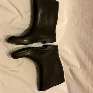 Par de Botas de Lluvia Negras de Goma - imagen 2