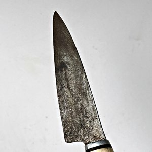 Cuchillo Verijero Hoja de Acero con Cabo de Hueso y Vaina de Cuero - imagen 4