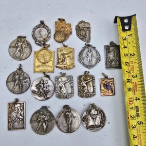 Conjunto de Medallas Deportivas Variadas - imagen 6