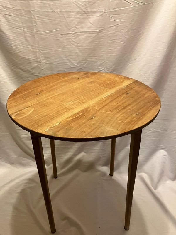 Mesa Redonda de Madera Clara