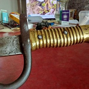 Sable con Vaina y Detalles Dorados - imagen 7