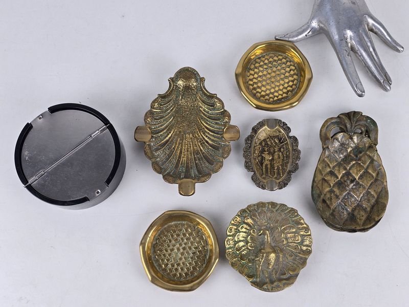 Lote de Antiguos Ceniceros de Bronce y Metal