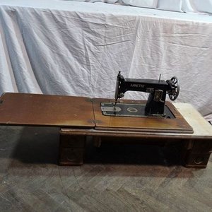 Máquina de Coser Antigua Anette con Mueble de Madera - imagen 2