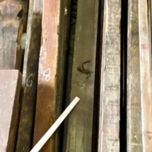 Lote anterior: Tres Tirantes de Madera de Pinotea y Pino con Detalles
