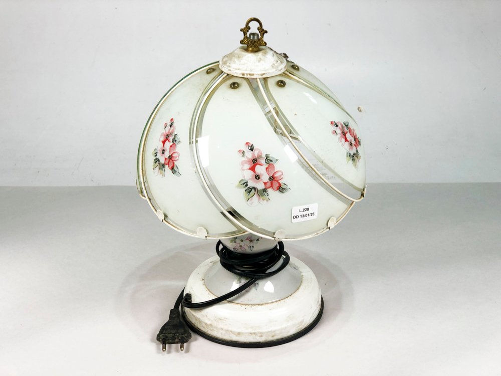 Lote siguiente: Lámparas de sobremesa en vidrio y metal blanco floral