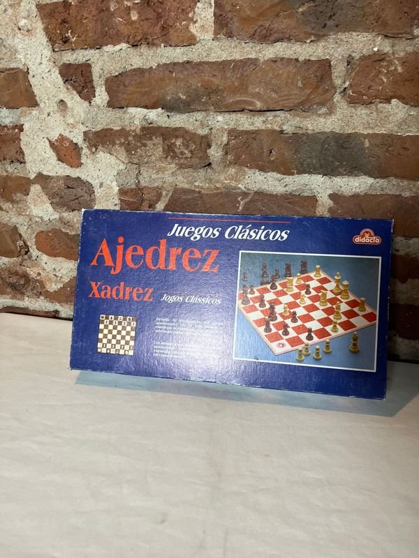 Juego de Ajedrez Clásico Didactic con Tablero y Fichas Plásticas