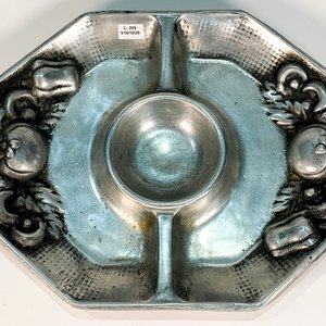 Copetinero Octogonal de Peltre con Salsera y Decoración de Frutos - imagen 2