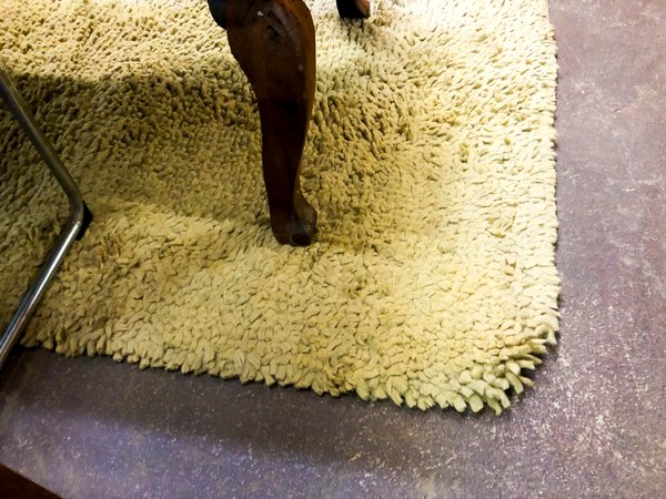 Alfombra de lana estilo Shaggy color crudo
