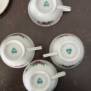 Juego de Tazas y Platos de Porcelana China con Diseño Floral - imagen 6