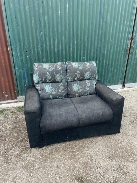 Sillon 2 cuerpos en buen estado para hogar - imagen 2