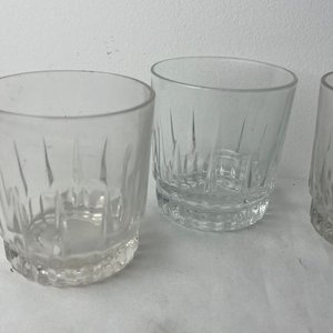 Lote anterior: Juego de 4 Vasos Bajos para Whisky de Vidrio Prensado