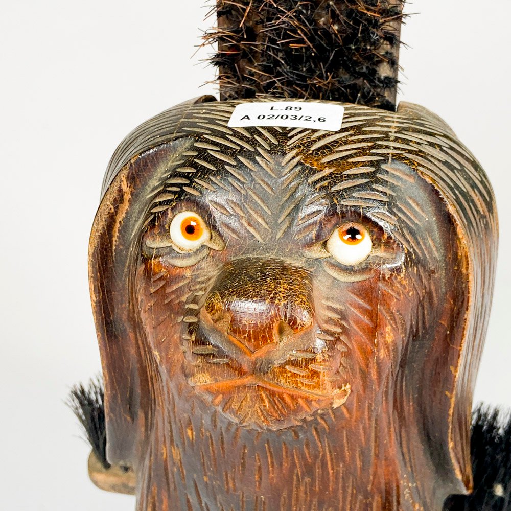 Porta cepillos en madera con fisonomía de perro - imagen 2