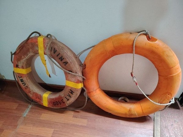 Juego de 2 Aros Salvavidas Marinos con Inscripciones
