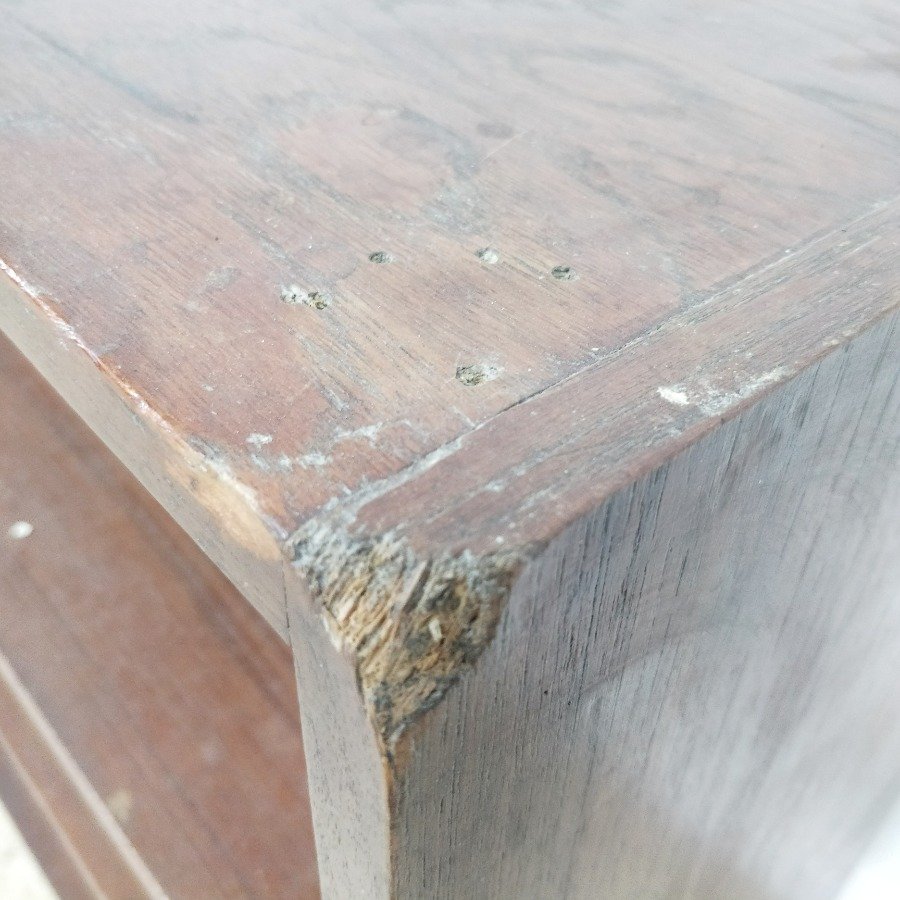 Estantería en mdf con dos estantes y detalles de uso - imagen 4