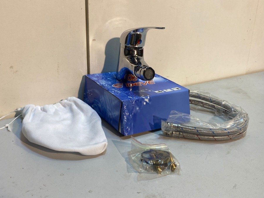 Grifería Monocomando para Bidet DEVE Cromada con Rótula Móvil y Flexibles