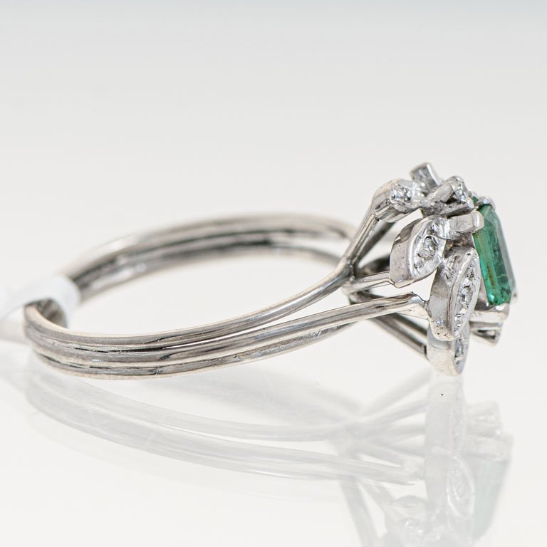 Anillo de Oro con Esmeralda y Brillantes - imagen 2