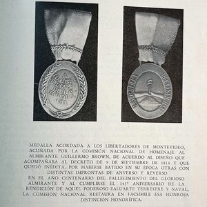 Libro "La Medalla y el Escudo a los Libertadores de Montevideo 1814" de Humberto F. Burzio - imagen 2