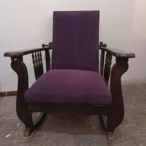 Sillón Mecedor de Madera con Tapizado Morado - imagen 6