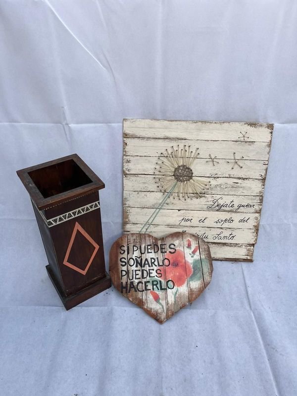 Cuadros decorativos y paraguero en madera - imagen 3