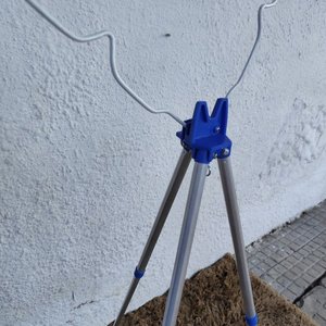 Soporte Porta Cañas de Pescar Tripode Telescópico Plegable para 5 Cañas - imagen 4