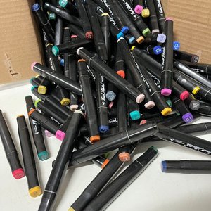 Caja con silbapenes varios imposible detallar cantidad - imagen 5