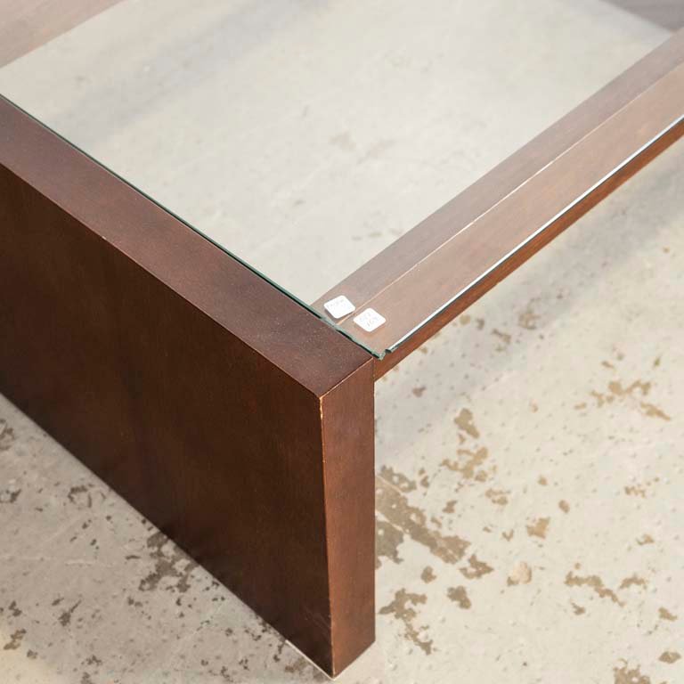 Mesa de living con tapa de vidrio y base de madera - imagen 2