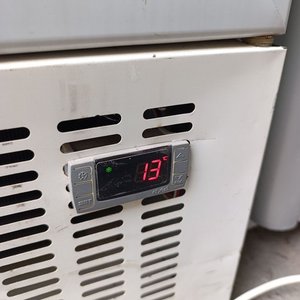 Heladera Exhibidora Vertical Cubers con Puerta de Vidrio Templado - imagen 3