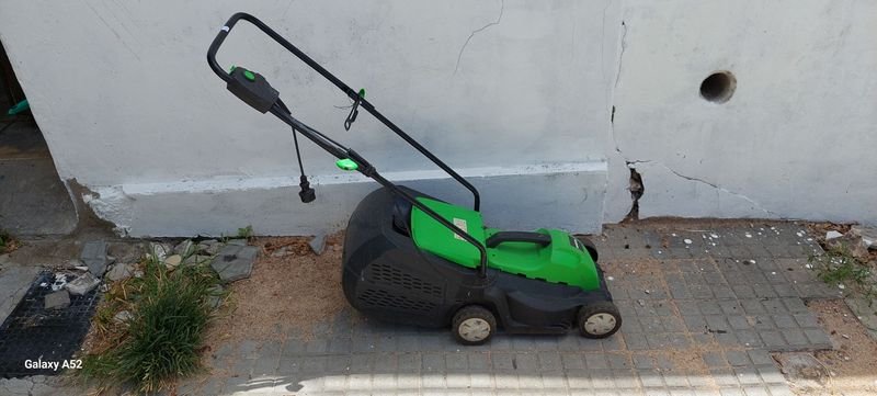 Lote siguiente: Pastera eléctrica a la vista en buen estado