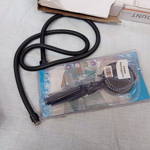 Cuatro piezas: jarra + teléfono de ducha + soporte de pie para TV + aromatizador. - imagen 6