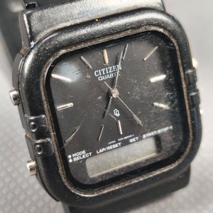 Reloj Citizen Quartz Digital Analógico con Malla de Plástico - imagen 1