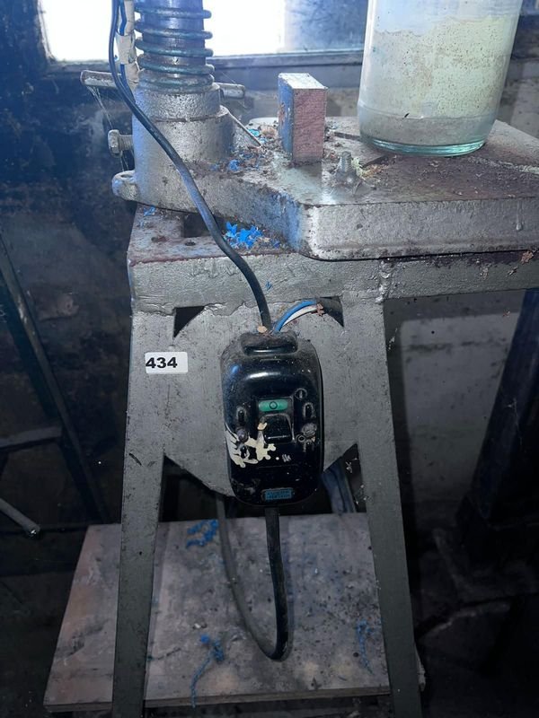 Taladro de Pie para Perforaciones Precisas - imagen 1