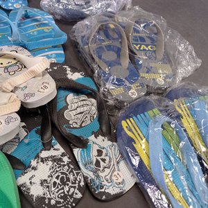15 Pares de Chancletas para Niños con Diseños Variados y Talles Diversos - imagen 11