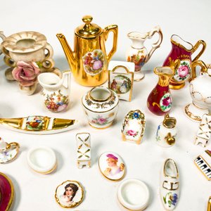 Lote de Porcelana Miniatura Limoges: Jarras, Tazas, Figuras y Más - imagen 5