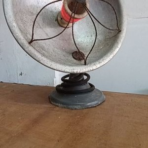 Caloventilador Philips y Estufa Antigua de Aluminio - imagen 5