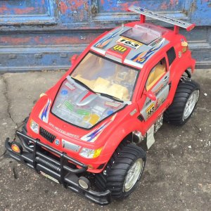 Camioneta a Radio Control Grande Roja "Sharpness" - imagen 5
