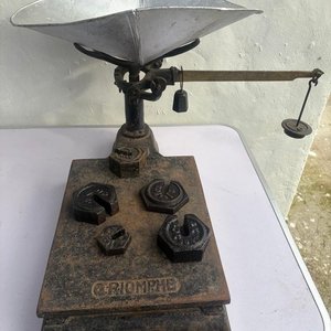 Balanza de Mostrador Antigua "TRIOMPHE" con Bandeja y Pesas - imagen 3