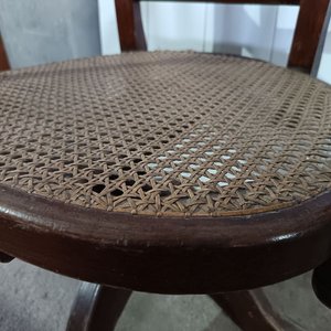 Sillón Giratorio Antiguo de Madera con Asiento de Caña - imagen 4