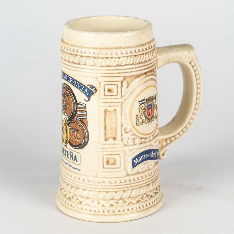 Lote anterior: Jarra de cerveza policromada cerámica de la semana 34 de la cerveza de Paysandú de 1999