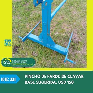 Lote siguiente: Pincho de Fardo de Clavar para Tractor