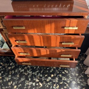 Aparador Trinchante de Madera con Bar Espejado y Cajón para Cubiertos - imagen 8