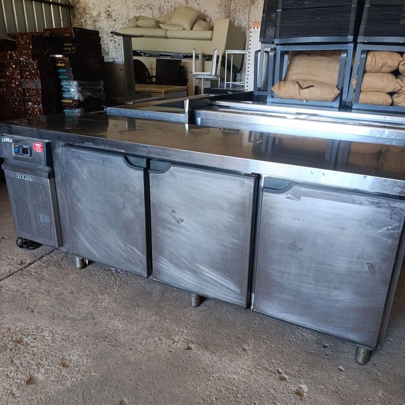Refrigerador Comercial con 3 Puertas Frontales - imagen 3