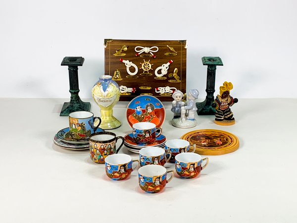 Lote anterior: Colección de artículos antiguos y decorativos