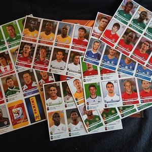 Álbum Panini Mundial Sudáfrica 2010 Completo con Set de Actualización - imagen 2