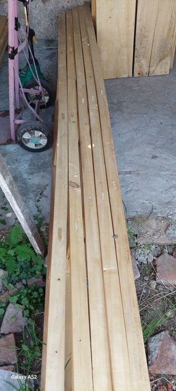 Estantería en madera escalerilla y tablones - imagen 2