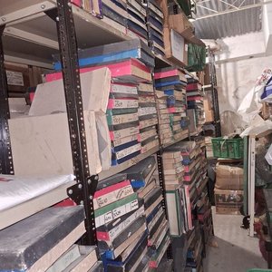 Lote anterior: Estantería Metálica Industrial con Múltiples Niveles