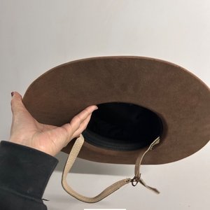 Lote anterior: Sombrero de fieltro marrón para adulto