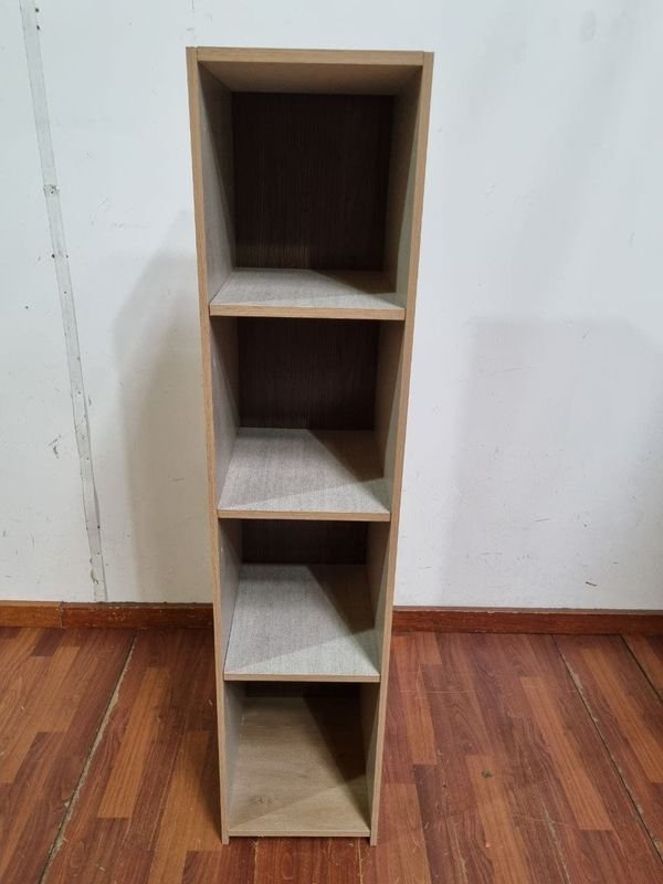Estantería Clara de Madera con 4 Niveles (30x35x136 cm)