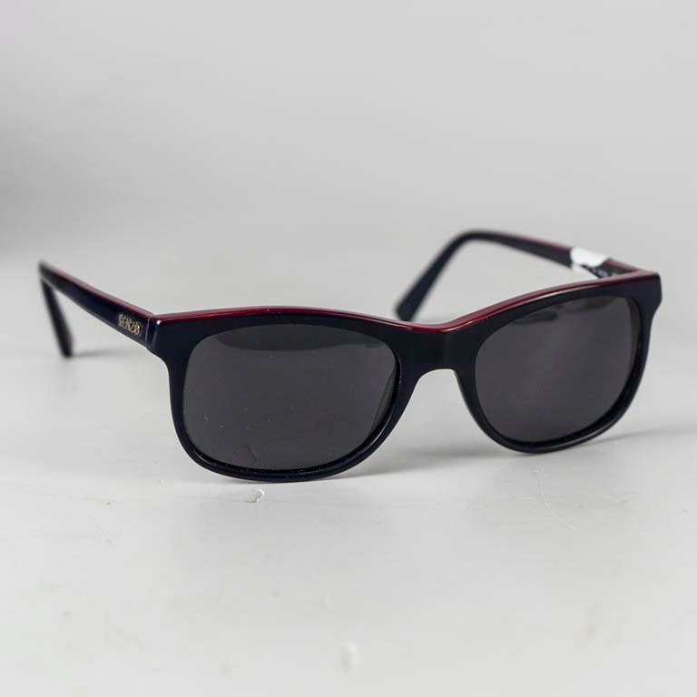 Lote anterior: Par de lentes de sol Kenzo con detalles