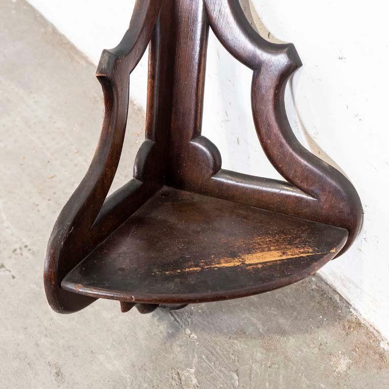 Repisa esquinera de madera con detalles en el lustre - imagen 2